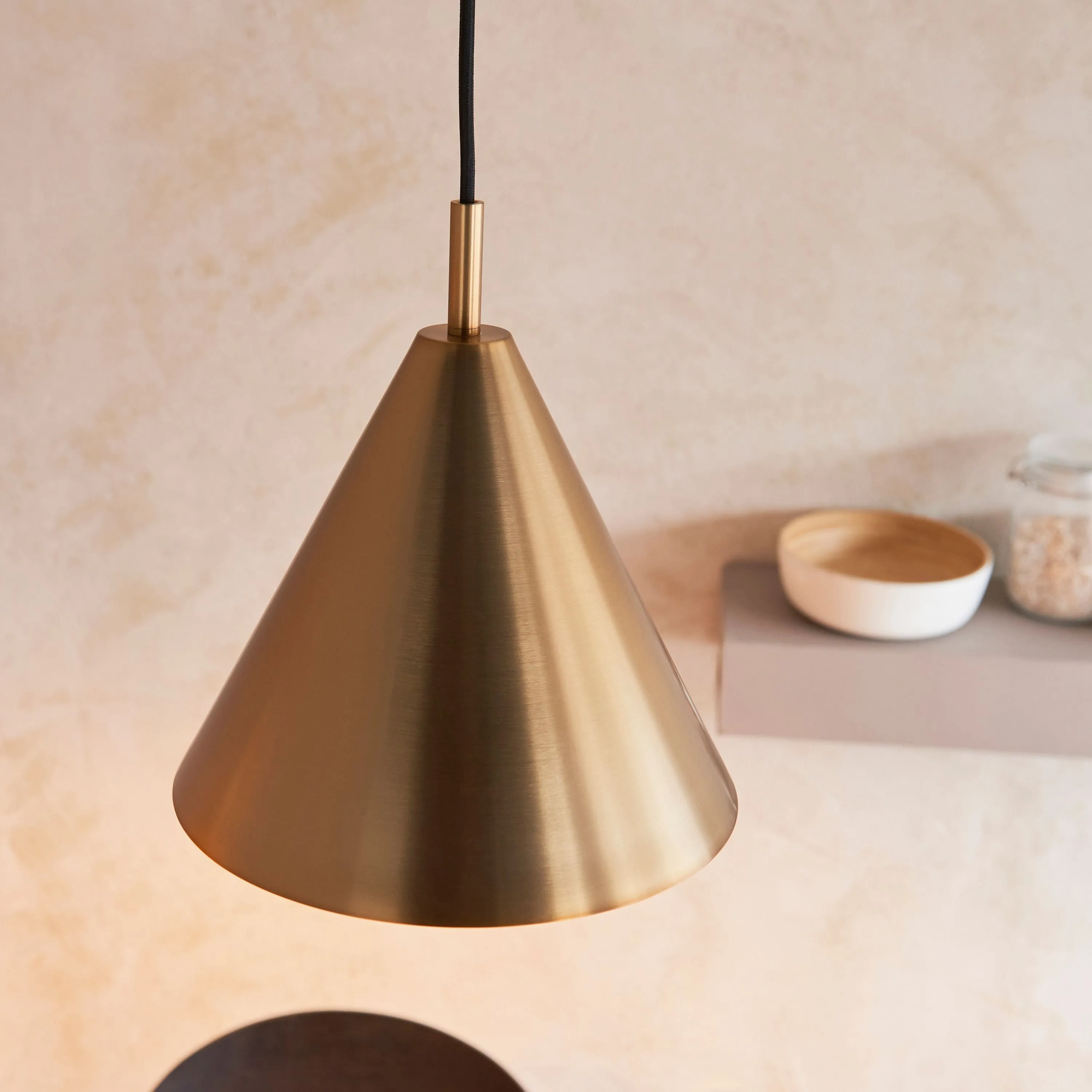 Aura Pendant Light – Antique Brass