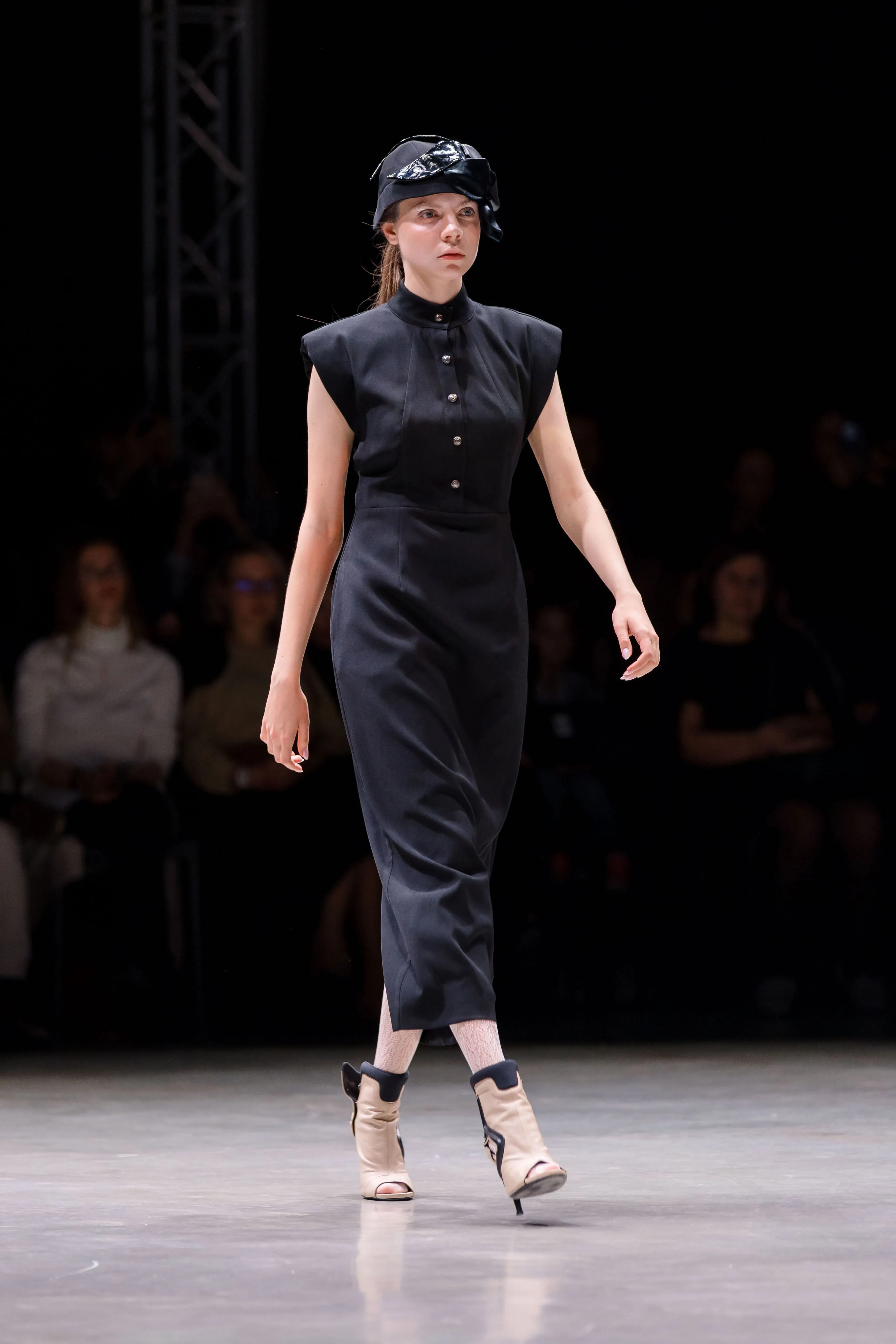 Avant-Garde Brimless Hat Black