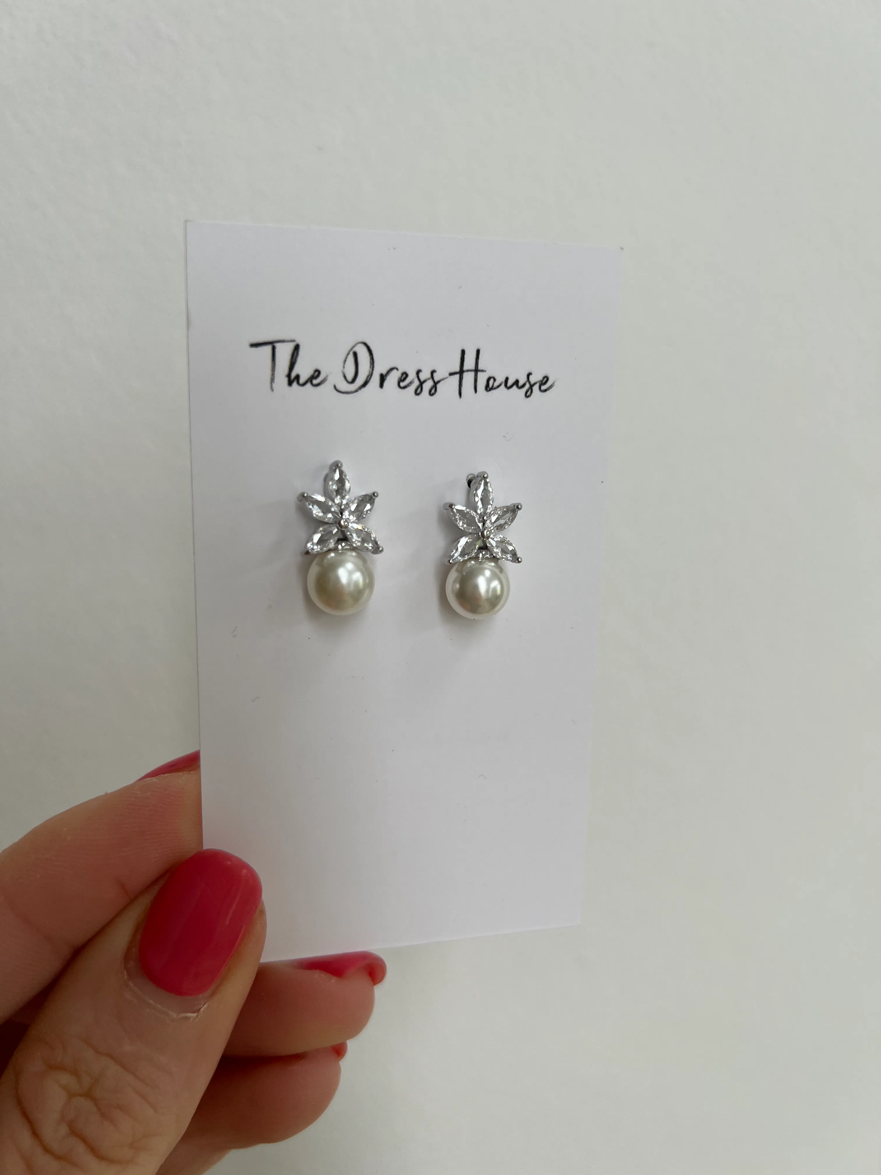 Betty - Silver Pearl Earring