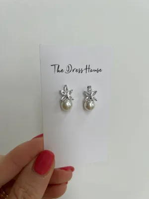 Betty - Silver Pearl Earring