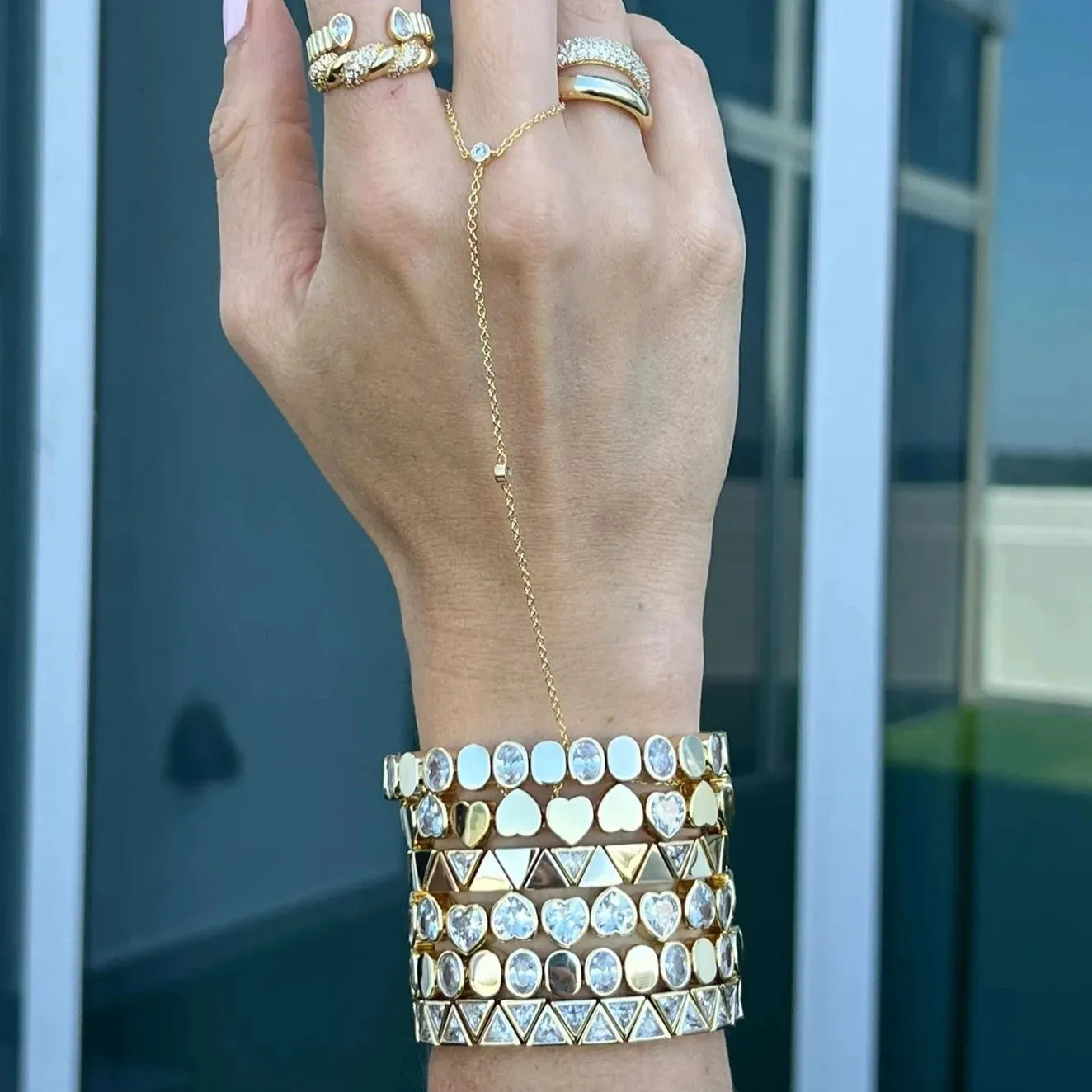 Diamond CZ's and Solid Triangle Stretch Bracelet