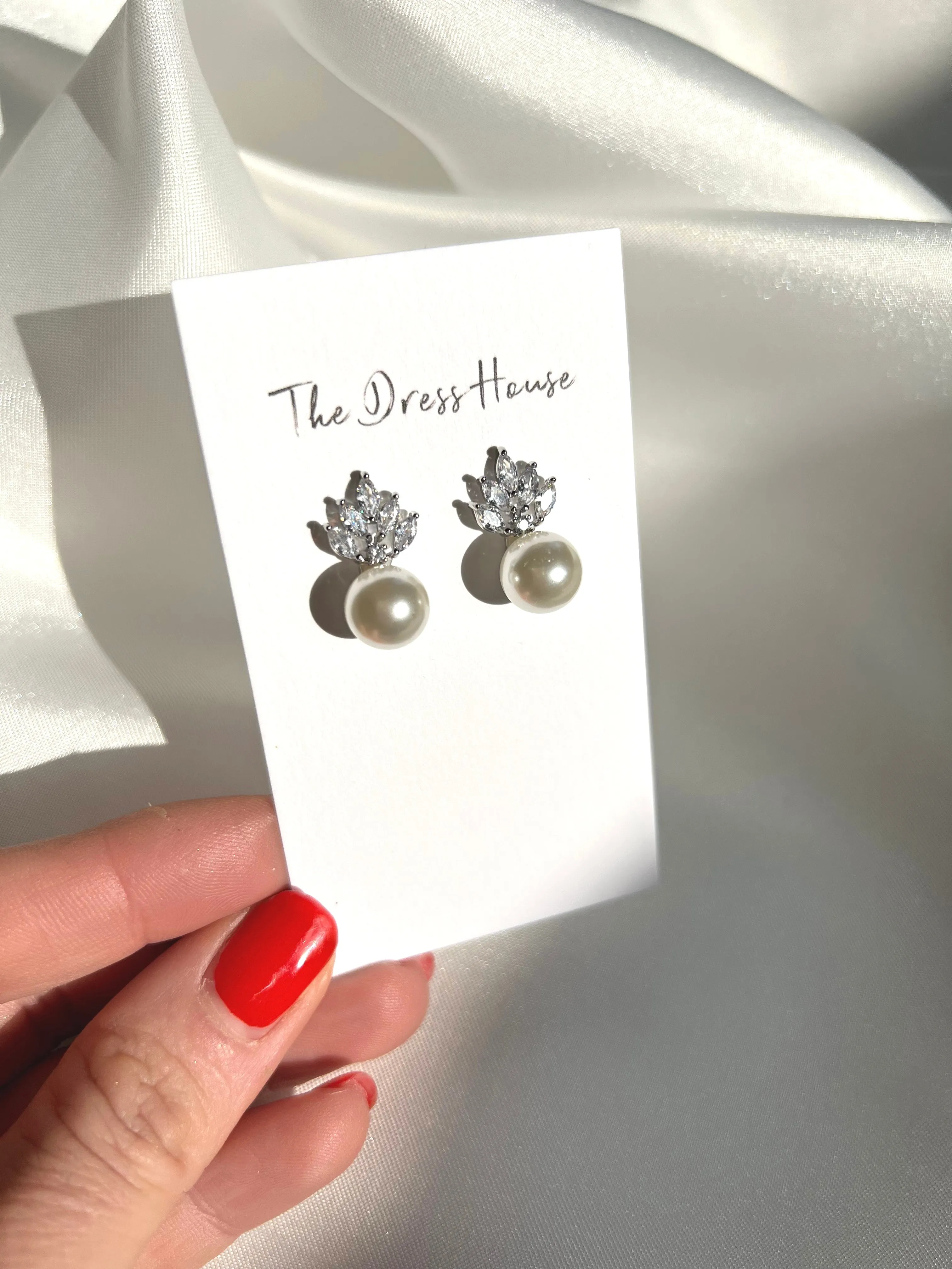 Diana - Silver Pearl Earring