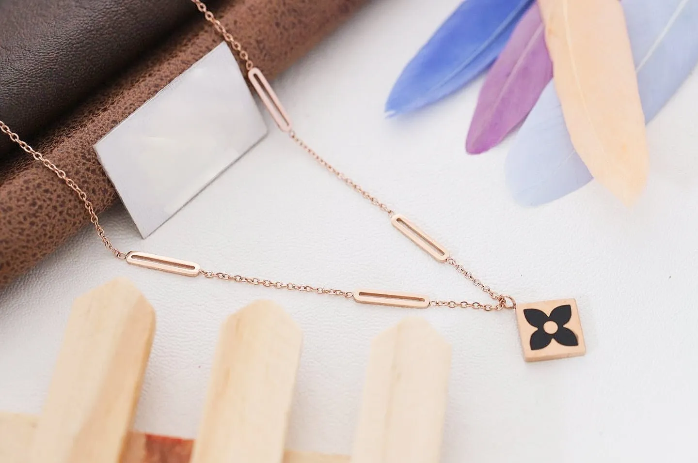 Elegant Anti-Tarnish Gold-Plated Pendant Necklace for Daily Wear