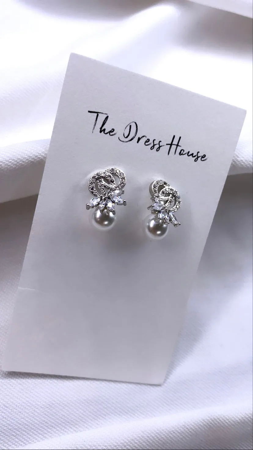 Emily - Silver Pearl Earring