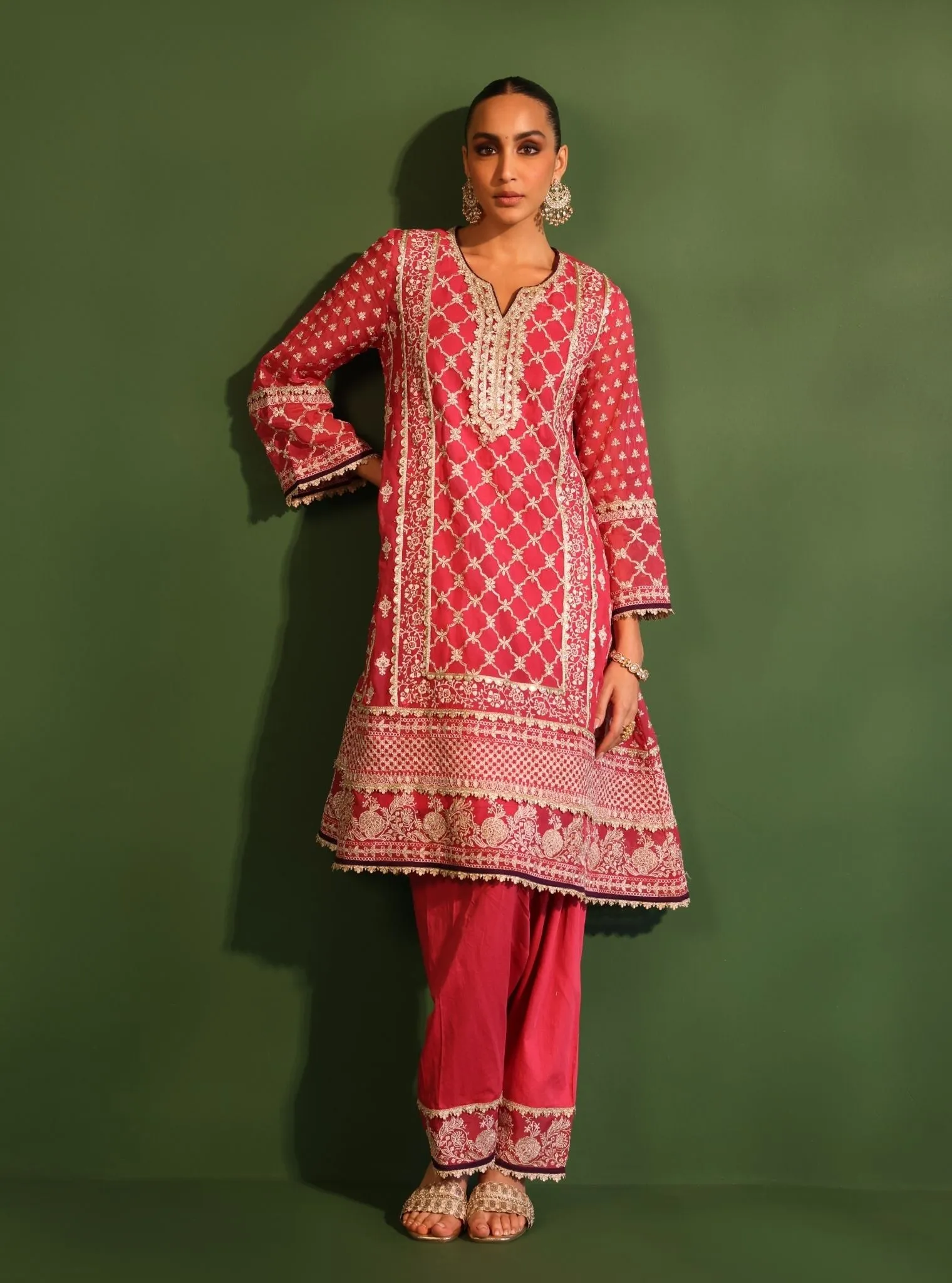 Mulmul Organza Suhana Fuschia Kurta With Mulmul Organza Suhana Fuschia Kurta