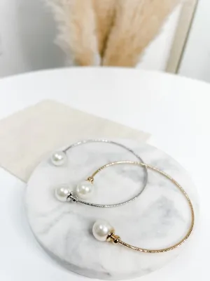 Statement Pearl Cuff